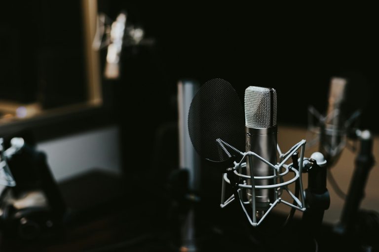 Studio microphone — archive stock photograph